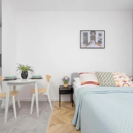 Bk - Cozy And Modern Close To National Stadium 아파트 *